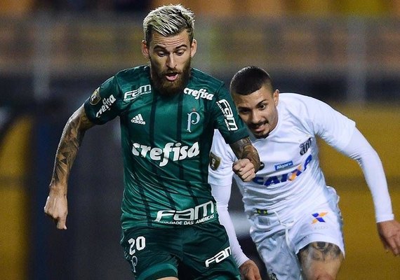 Palmeiras vence Santos no Pacaembu e tem vantagem por vaga na final