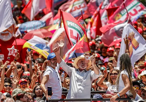 Brasil não será governado por sócios do Banco Master, diz Lula