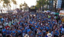 Quatro blocos carnavalescos desfilam neste domingo (28) na orla de Maceió