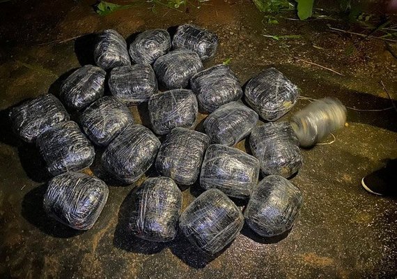 Polícia apreende 20 quilos de drogas após confronto com traficantes