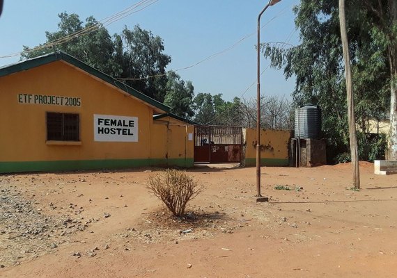 Dezenas de estudantes são raptados em faculdade no noroeste da Nigéria