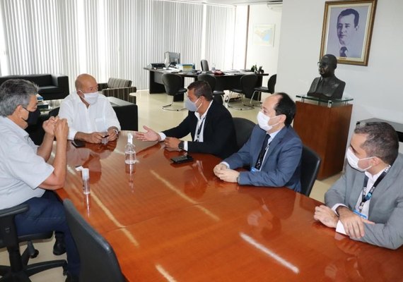 Lyra recebe dirigentes da Caixa que apresentam programa de expansão de investimentos