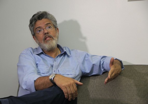 Eduardo Tavares rejeita coligação com Paulão