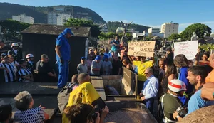 Corpo do ex-jogador e ex-técnico Zagallo é enterrado no Rio de Janeiro