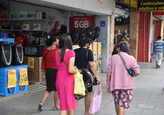 Consumo das famílias confirma tendência de queda e fecha julho com recuo de -3,8%