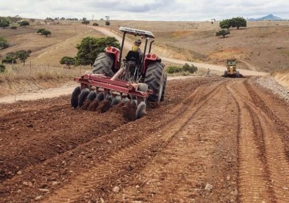 Rodovia de acesso à povoado de Lagoa da Canoa começa a ser construída