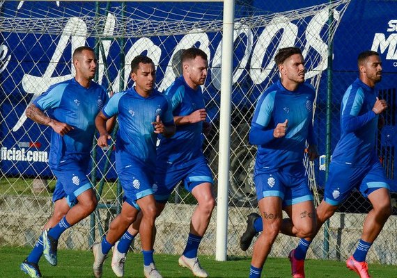 Allan Aal faz primeiro trabalho no CRB e busca informações do grupo