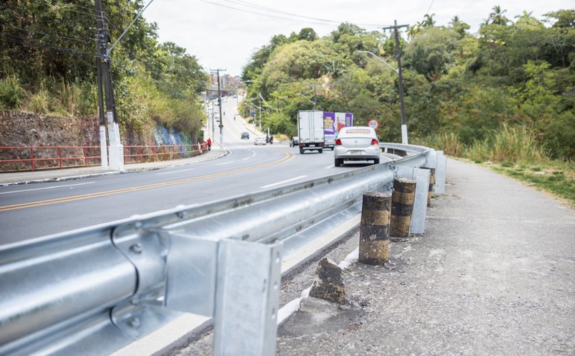 Prefeitura de Maceió instala equipamentos para ampliar segurança em vias da capital