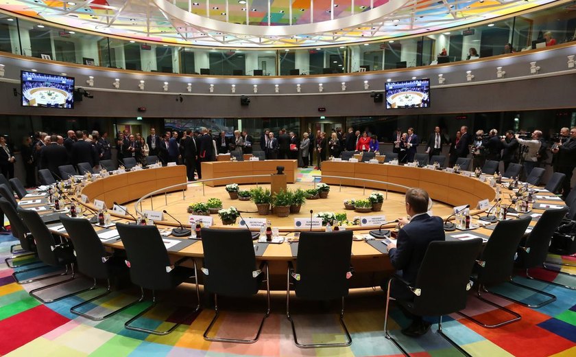 Conselho Europeu aceita prorrogar saída do Reino Unido para o mês de maio
