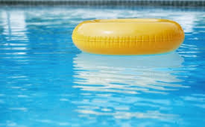 Criança de dois anos morre afogada em piscina no São Jorge