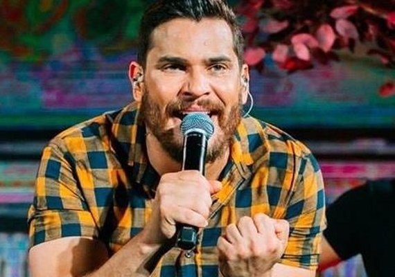 Estado do cantor Cauan, da dupla com Cleber, é grave, segundo boletim médico