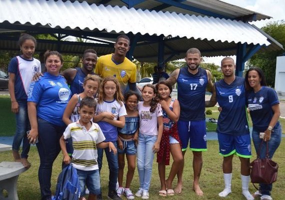 CSA espera recuperar lesionados e faz ação para crianças