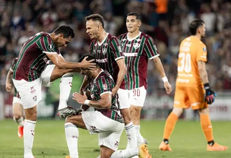 Fluminense bate Platense e abre vantagem nas quartas da Libertadores
