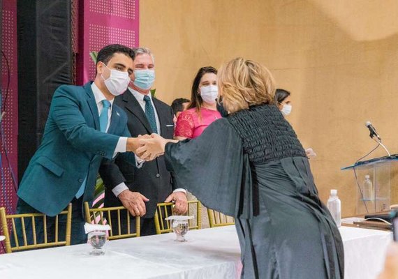 JHC participa da posse da procuradora Marluce Caldas e destaca papel da mulher