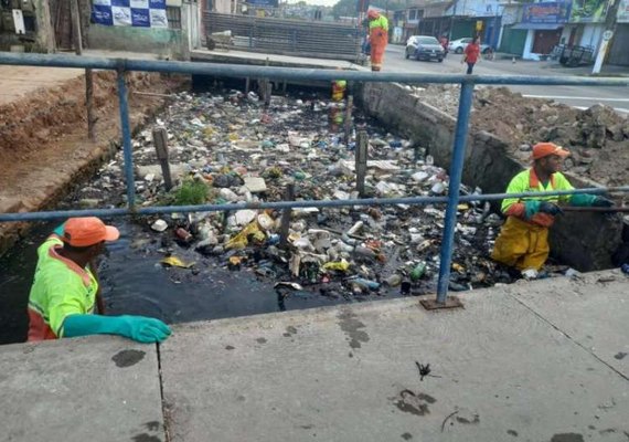 Desenvolvimento Sustentável retira mais de 15 toneladas de resíduos de canal na Levada