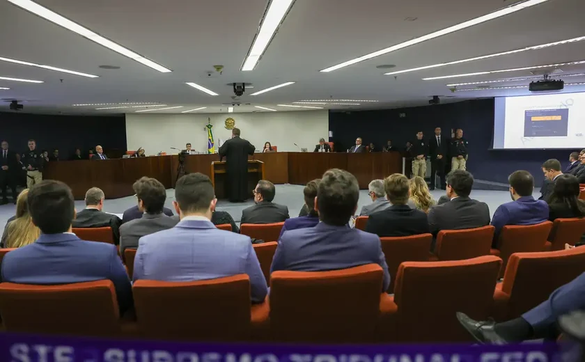 STF retoma nesta terça julgamento de Bolsonaro e mais sete réus