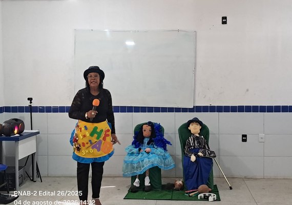 Tia Márcia Conta Histórias incentiva a observação e o estudo em escola de Maceió