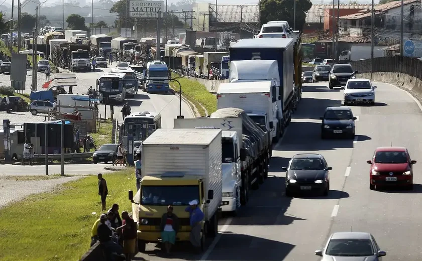 Motoristas têm novos prazos para regularizar exame toxicológico