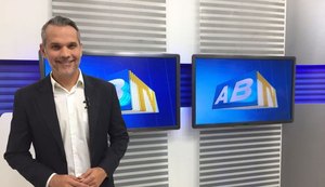 Apresentador do ABTV é vítima de bala perdida em Caruaru