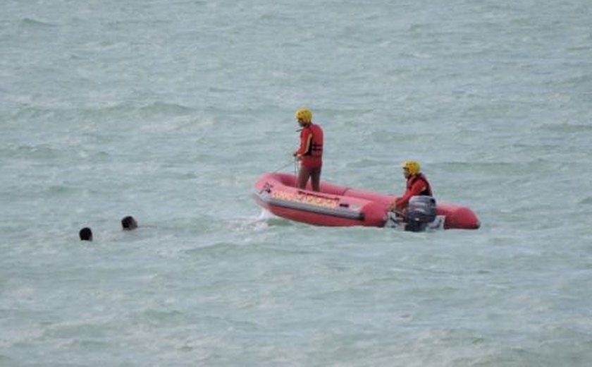 Cinco pescadores que ficaram à deriva são resgatados