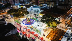 Praça prospera após revitalização e primeiro food park oficial de Maceió