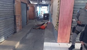 Casal é assassinado a tiros na Feira do Rato, no Centro de Maceió