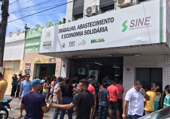 Atendimento no posto do Sine Municipal cresce 38% na primeira semana de 2018