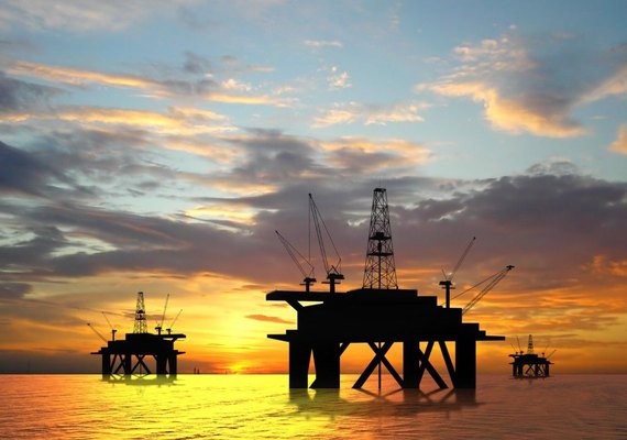 Petróleo atinge maior preço desde meados de 2015 após acordo de produtores