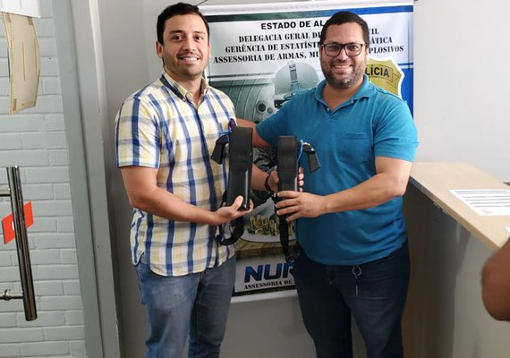 PC entrega equipamentos não-letais para policiais que trabalham no aeroporto internacional Zumbi dos Palmares