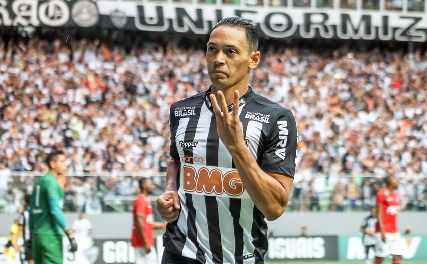 Galo transforma facilidade em sofrimento e avança no sufoco na Libertadores
