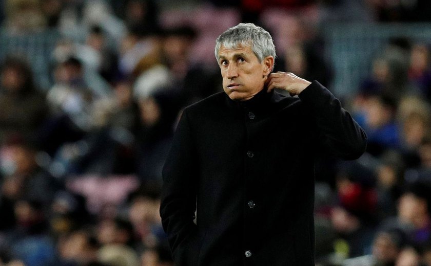 Barcelona demite técnico espanhol Quique Setién