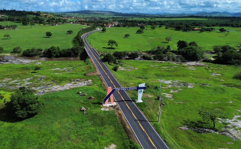Governo de Alagoas entrega restauração da AL-105 em julho