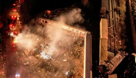 Colisão de trens deixa 36 mortos e dezenas feridos na Grécia