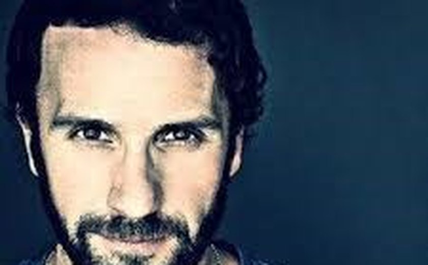 Ator de Grey’s Anatomy e Barrados no Baile morre em acidente de carro