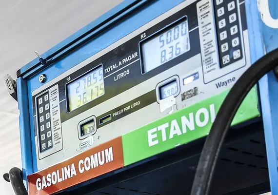 Governo sanciona lei que permite reduzir tributos sobre combustíveis