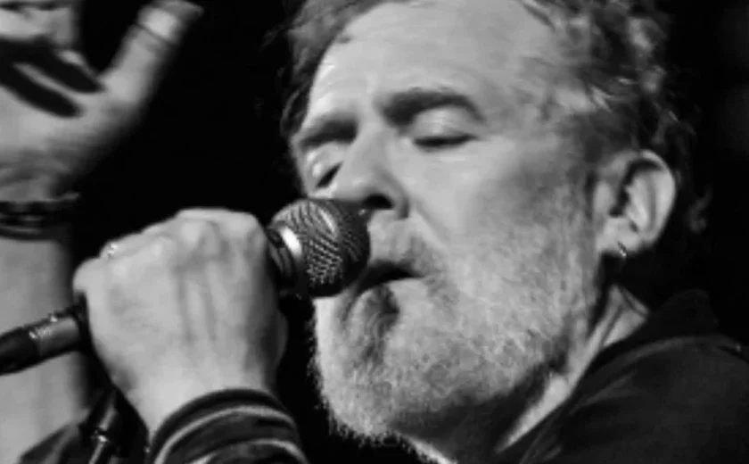 Morre Glen Hansard, vencedor do Oscar, em acidente de moto