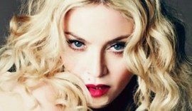 Em foto polêmica, Madonna chama mulheres para marcha contra Donald Trump