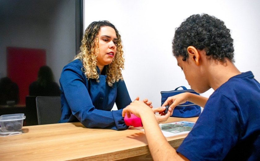 Fonoterapia amplia comunicação e autonomia de crianças atendidas na Casa do Autista de Maceió