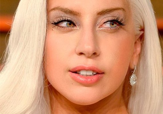 Lady Gaga devolveu anel de noivado para ex antes de namoro com empresário