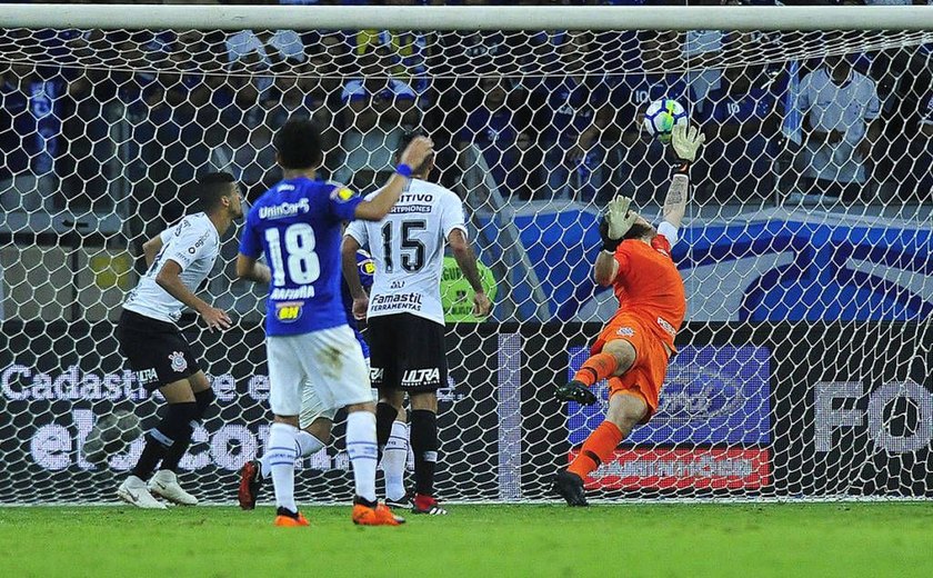 Corinthians joga mal em Minas e sai atrás na final da Copa do Brasil contra Cruzeiro