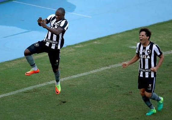 Botafogo não dá chances ao Fluminense e se classifica para a final