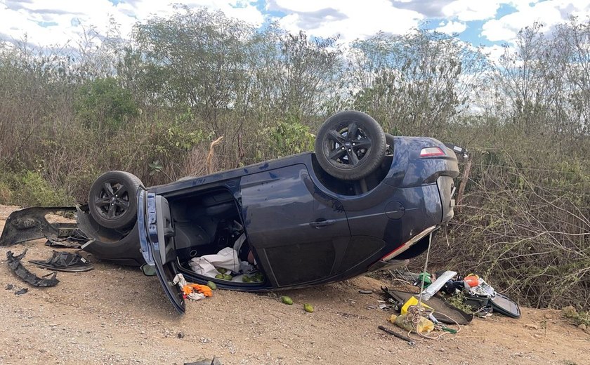 Policial militar morre  após capotar carro na AL-220 entre Batalha e Jacaré dos Homens