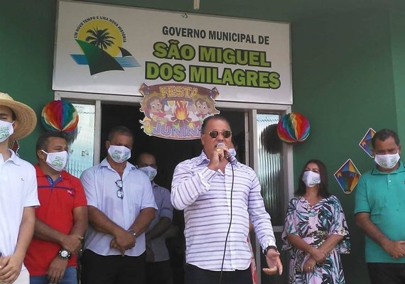 Prefeito Rubens Ataíde reassume prefeitura em São Miguel dos Milagres