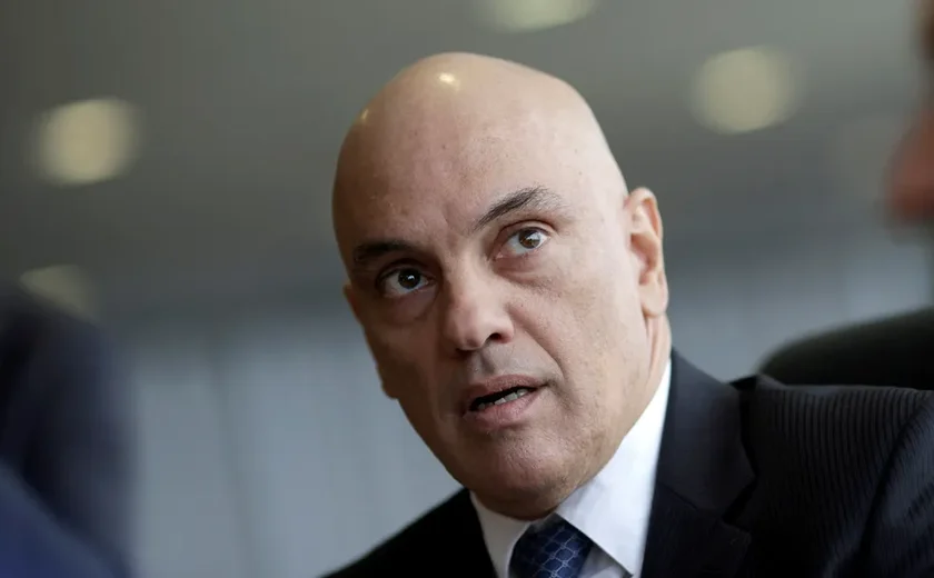 Moraes rejeita suspender posse de deputados por eventual envolvimento em atos golpistas