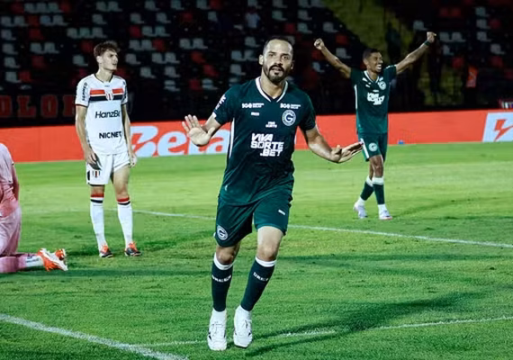 Anselmo Ramon marca, Goiás vence Botafogo-SP e deixa CRB na 6ª posição