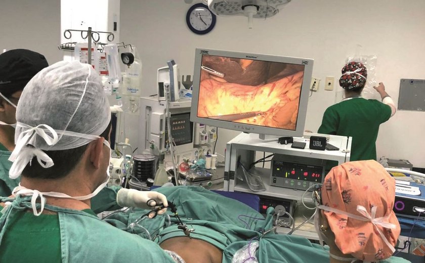 Hospital Universitário realiza cirurgias inéditas para retirada de tumores