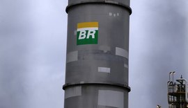 Petrobras reduz preço da gasolina na refinaria em 4,4% a partir de hoje