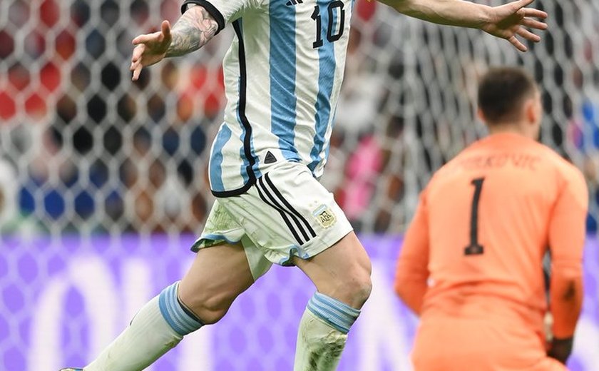 Com brilho de Messi e Álvarez a Argentina chega à final da Copa
