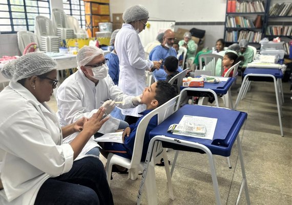 Saúde Bucal realiza ação preventiva em escola no Benedito Bentes