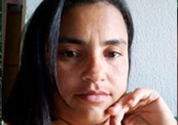 Mulher é morta a facadas pelo ex-marido
